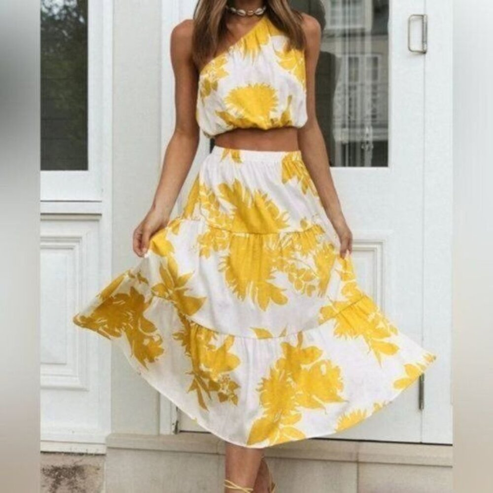 Commense yellow plumeria Two piece midi skirt and matching top Size Small New